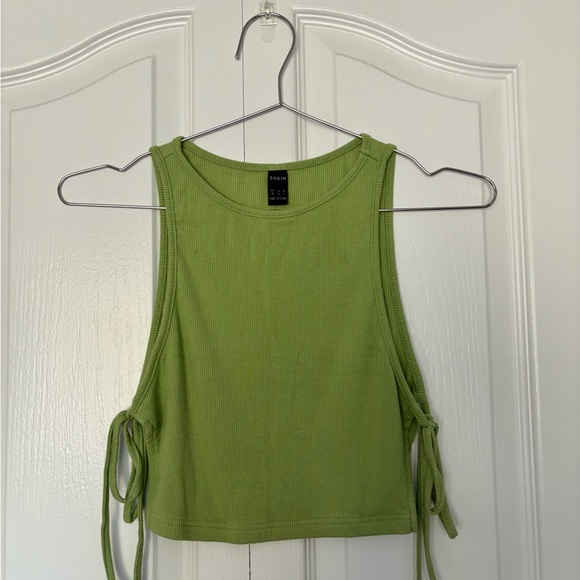 Green Crop Top - Picture 2 of 3